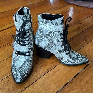 Steve Madden Snake Print Patterson bootie size 7